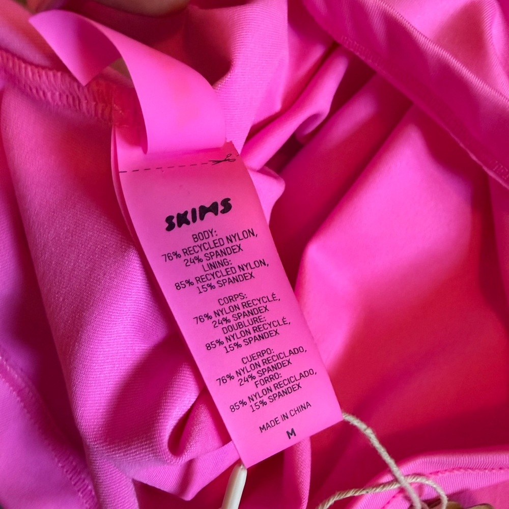 SKIMS NWT Cropped Swim Top in Pink Taffy Size M TSH 0746 - Picture 3 of 5